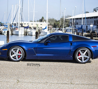 Фото дисков Strasse Wheels S5 Deep Concave на Chevrolet Corvette C6