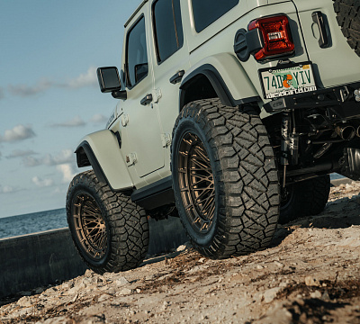 Фото дисков Vossen LCX-03 на Jeep Wrangler IV (JL)