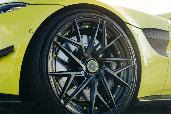 Фото дисков Brixton Forged PF8 Черный сатин на Aston Martin Vantage 4