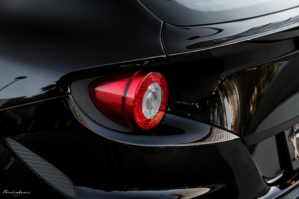 Фото дисков Brixton Forged HS1 Сатиновое темное золото на Ferrari FF