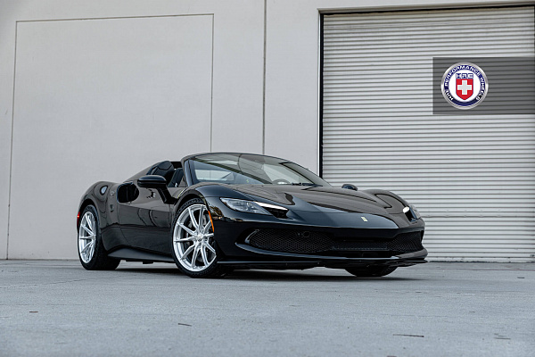 Фото дисков HRE P104SC Глянцевый лак на Ferrari 296