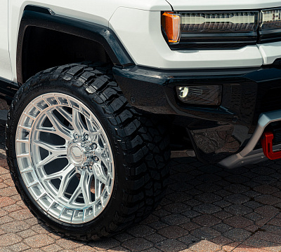 Фото дисков Vossen HFX-1 (8-Lug) на GMC Hummer EV
