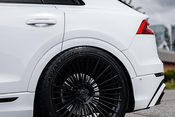 Фото дисков ST Wheels ST3 Черный глянец на Audi Q8