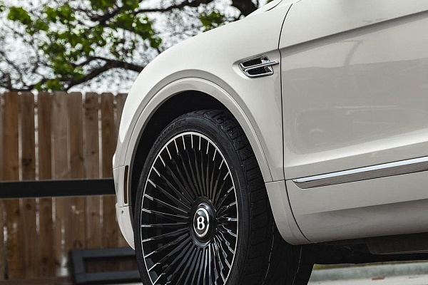 Фото дисков Giovanna Tulum Алмазная проточка на Bentley Bentayga