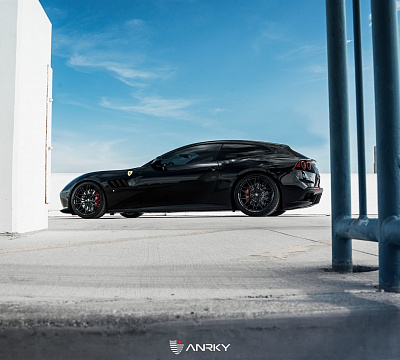 Фото дисков Anrky S1-X1 на Ferrari GTC4Lusso