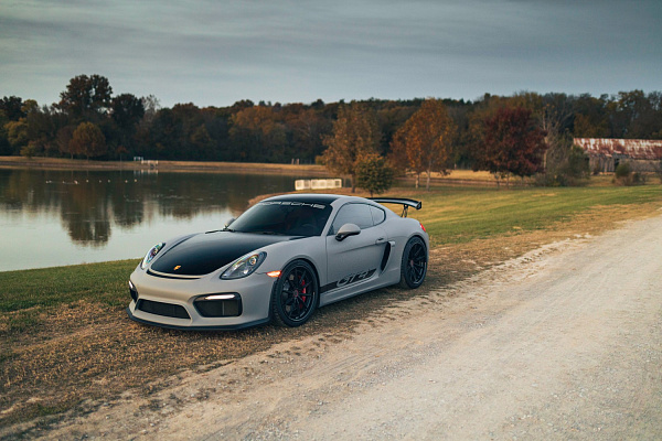 Porsche Cayman GT4