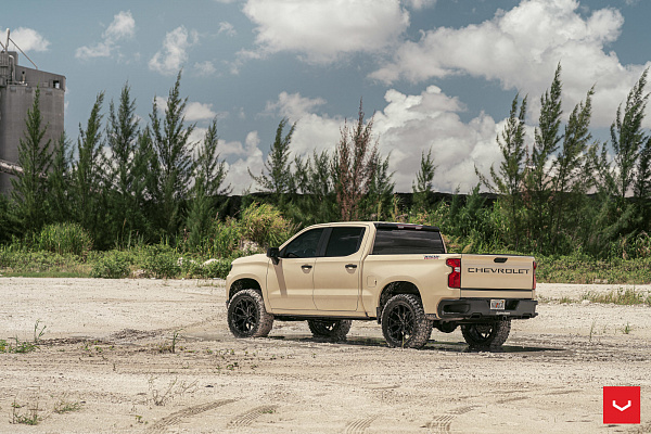 Фото дисков Vossen HF6-4 Черный сатин на Chevrolet Silverado IV