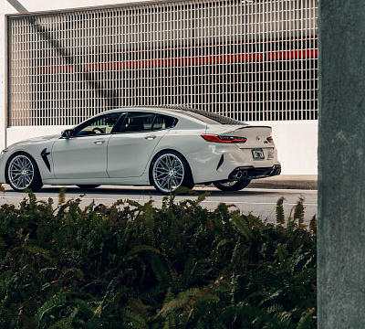 Фото дисков Vossen S21-02 на BMW 8/M8