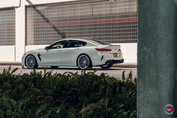 Фото дисков Vossen S21-02 Глянцевый лак на BMW 8/M8