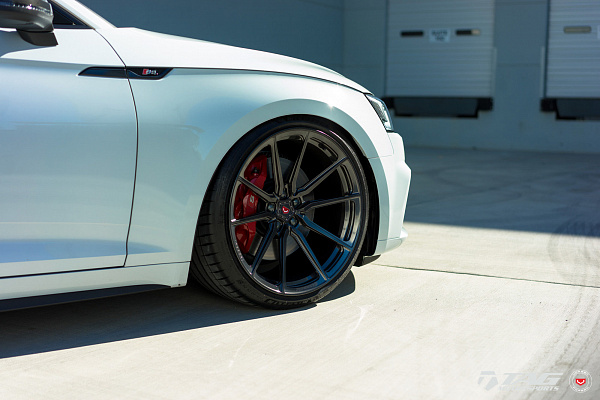 Фото дисков Vossen M-X2 Глянцевый графит на Audi A/S/RS 5 (F5)