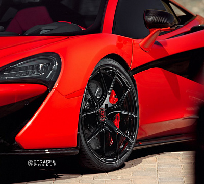 Фото дисков Strasse Wheels SM5R Deep Concave Monoblock на McLaren 570S