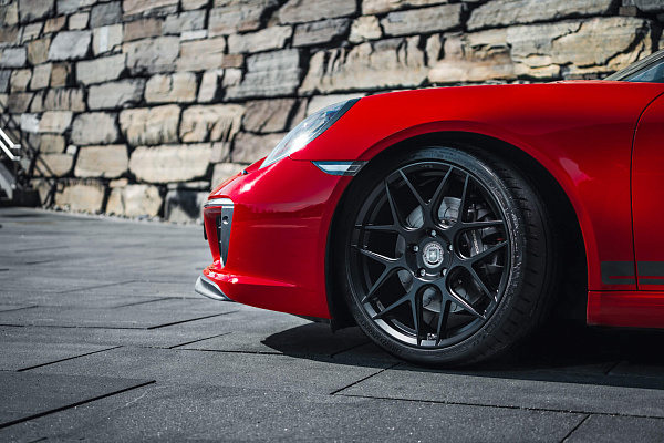 Фото дисков HRE FF01 Черный сатин на Porsche 911 VII