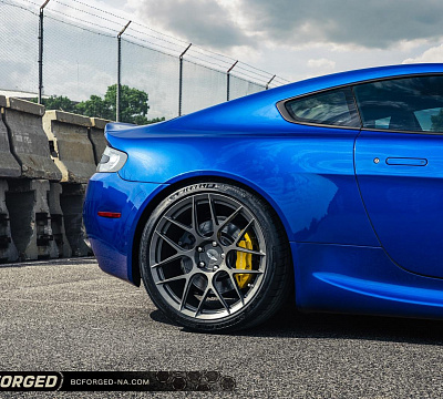 Фото дисков BC Forged KL12 на Aston Martin Vantage 3