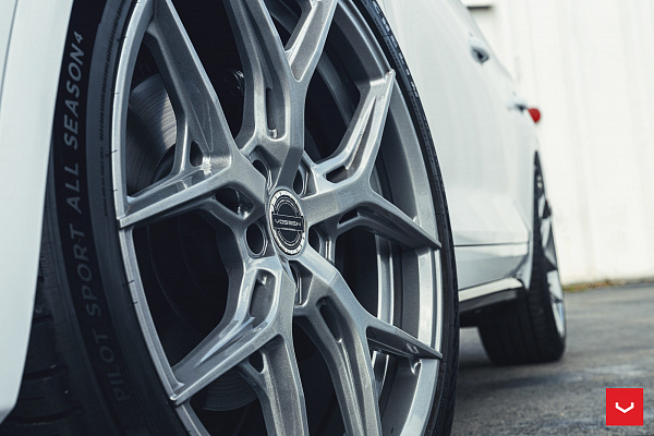 Фото дисков Vossen HF-5 Серебро на Audi Q5 GU