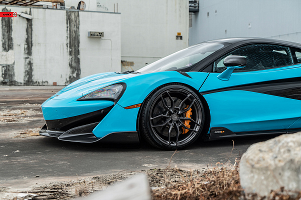 Фото дисков Anrky AN11 Глянцевый графит на McLaren 600