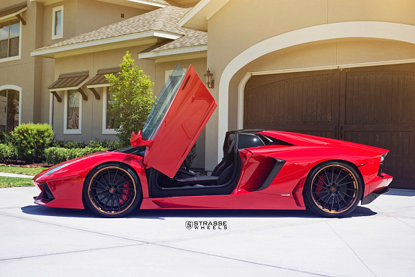 Фото дисков Strasse Wheels SV15T Deep Concave FS Другой цвет на Lamborghini Aventador