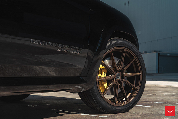 Фото дисков Vossen HF-3 Сатиновая бронза на Jeep Grand Cherokee IV