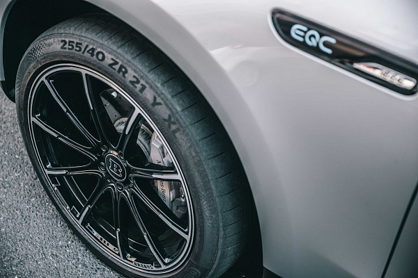 Фото дисков BRABUS Monoblock Z (Platinum Edition) Черный глянец на Mercedes-Benz EQC