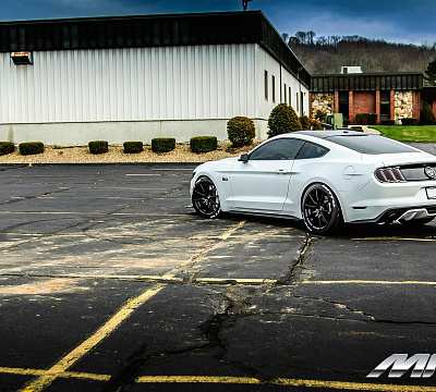 Фото дисков MRR M350 на Ford Mustang VI