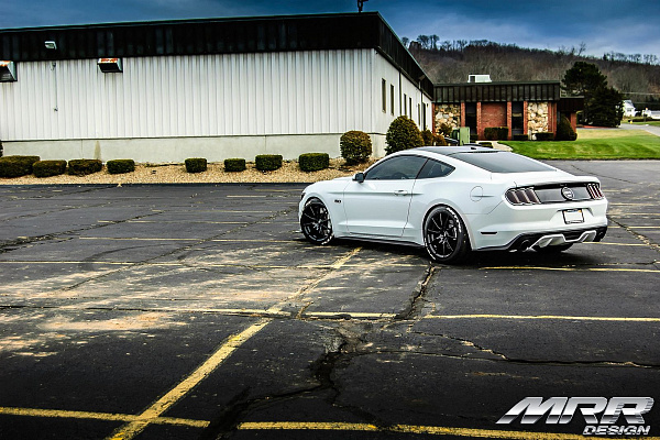 Фото дисков MRR M350 Черный глянец на Ford Mustang VI