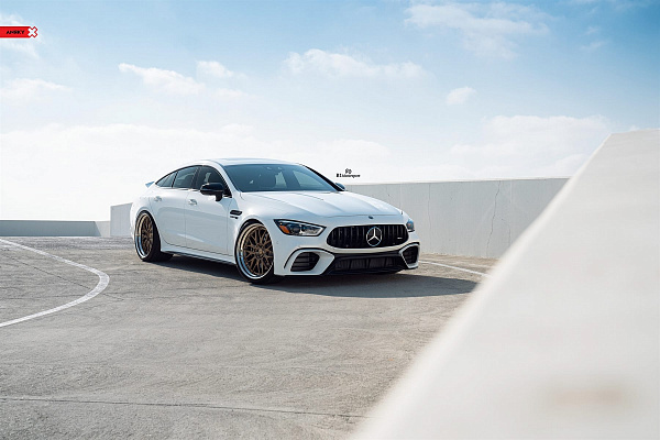 Фото дисков Anrky RS1 Глянцевое темное золото на Mercedes-Benz AMG GT I