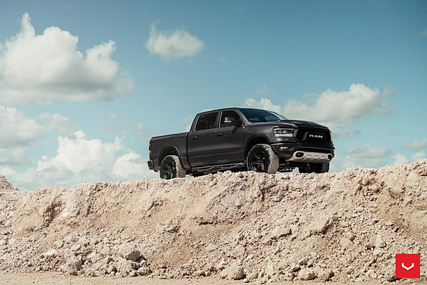 Фото дисков Vossen HF6-2 Черный сатин на Ram 1500 V