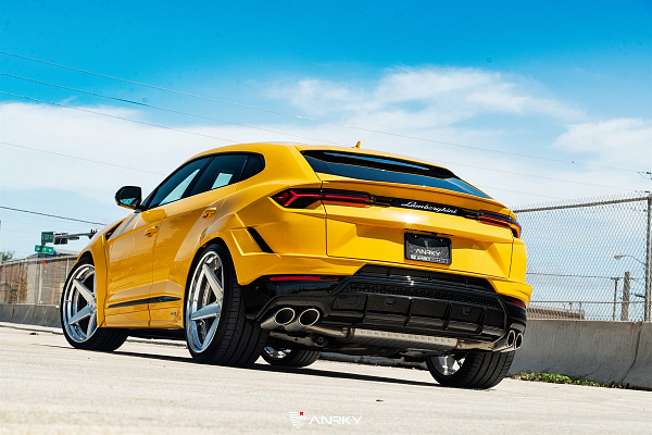 Фото дисков Anrky RS5.3 Глянцевый лак на Lamborghini Urus