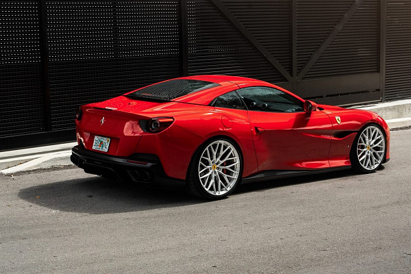 Фото дисков Anrky AN10 Глянцевый лак на Ferrari Portofino