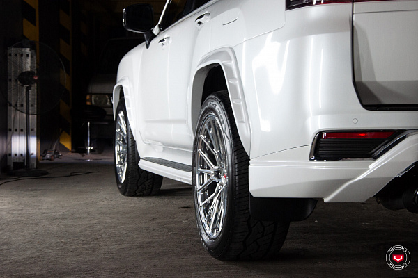 Фото дисков Vossen M-X3 Глянцевый лак на Toyota Land Cruiser 300