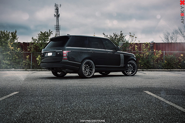 Фото дисков Anrky AN30 Черный сатин на Range Rover IV