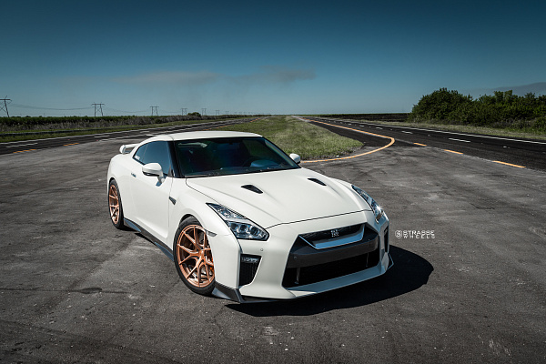 Nissan GT-R
