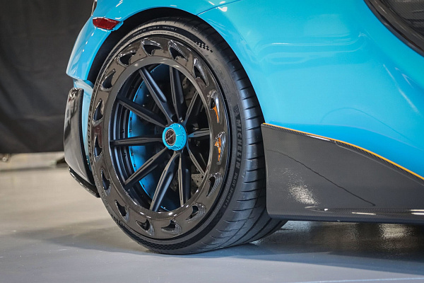 Фото дисков Brixton Forged R11-R Черный сатин на McLaren 600