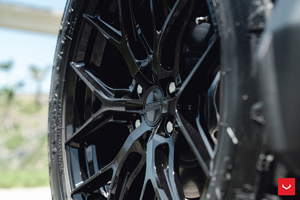 Фото дисков Vossen HF6-4 Черный глянец на GMC Sierra IV