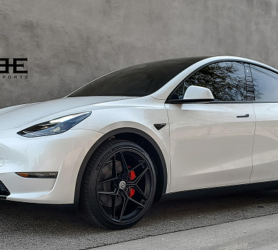 Фото дисков HRE FF11 на Tesla Model Y