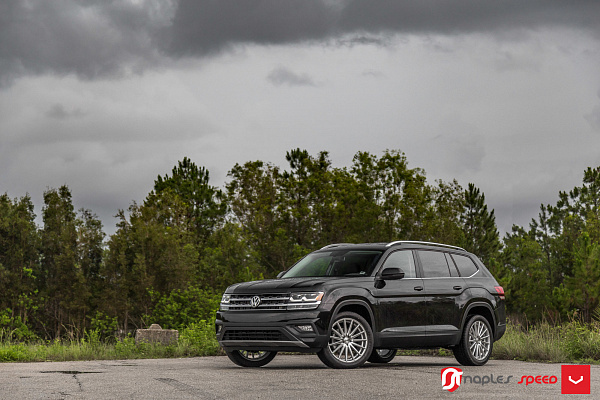 Фото дисков Vossen VFS-2 Серебро на Volkswagen Atlas