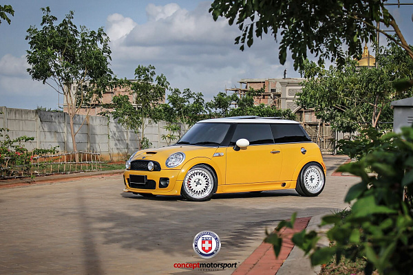 Фото дисков HRE 501 Белый глянец на MINI Cooper III