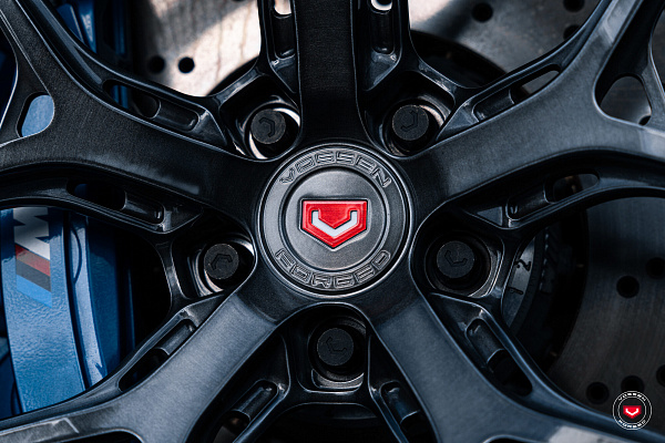 Фото дисков Vossen LC3-01 Глянцевый темный лак на BMW 2/M2 (G42/G87)