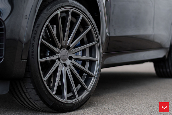 Фото дисков Vossen VFS-2 Глянцевый графит на BMW X5/X5 M (F15/F85)