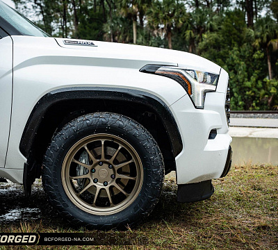 Фото дисков BC Forged TD01 на Toyota Sequoia III
