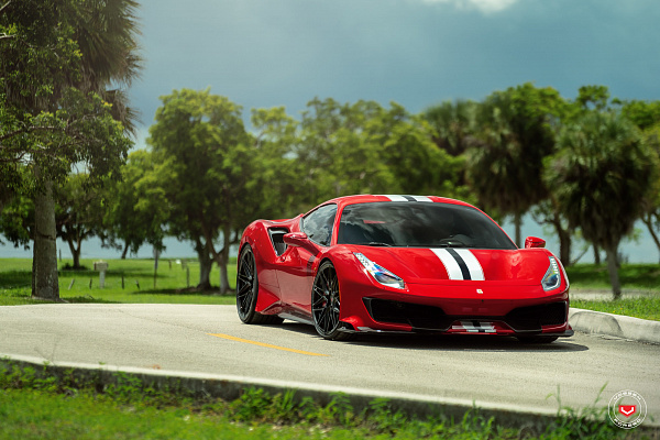 Фото дисков Vossen EVO-5 Черный глянец на Ferrari 488