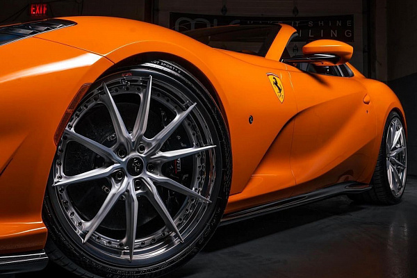 Фото дисков HRE S104SC Сатиновый лак на Ferrari 812