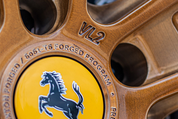Фото дисков Brixton Forged VL2 Глянцевое темное золото на Ferrari 812