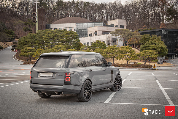 Фото дисков Vossen HF-2 Черный глянец на Range Rover IV