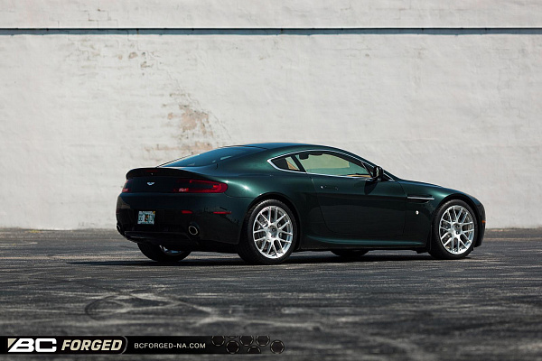 Фото дисков BC Forged RS40 Глянцевый лак на Aston Martin Vantage 3