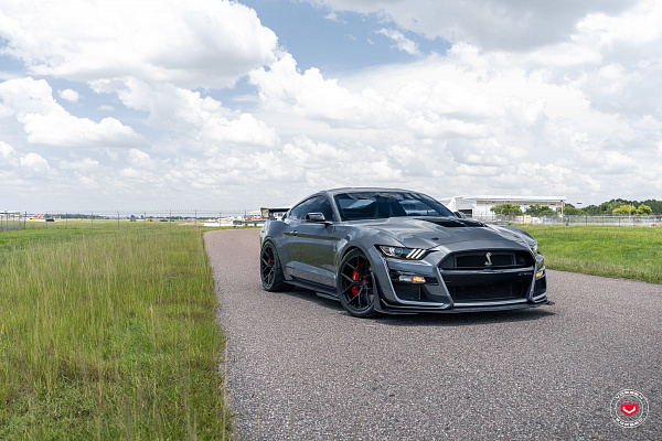 Фото дисков Vossen S21-01 Черный сатин на Ford Mustang VI