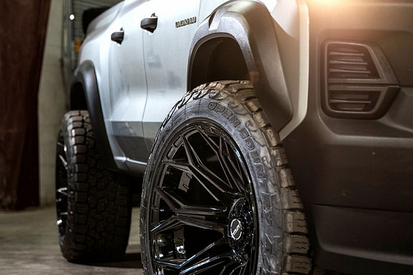 Фото дисков 4PLAY 4P83 Черный глянец на Chevrolet Colorado