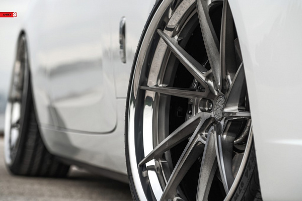 Фото дисков Anrky AN33 Глянцевый темный лак на Rolls-Royce Wraith