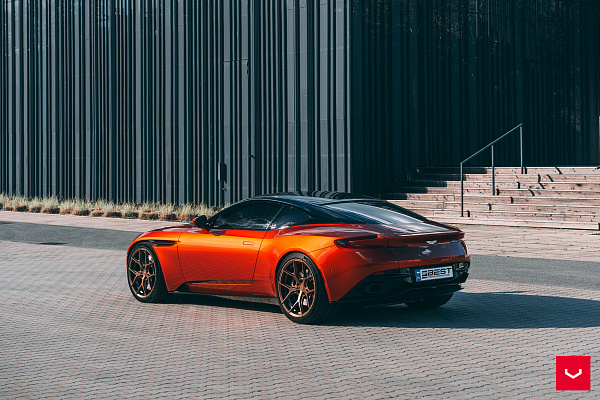 Фото дисков Vossen HF-5 Сатиновая бронза на Aston Martin DB11