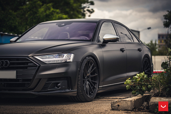 Фото дисков Vossen HF-4T Глянцевый темный лак на Audi A/S 8 (D5)