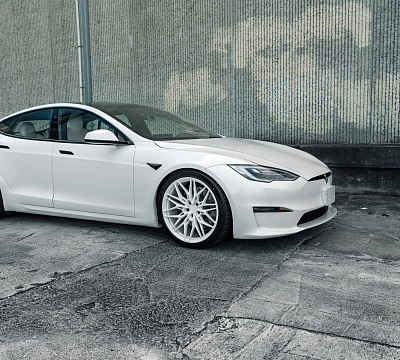 Фото дисков Anrky S1-X1 на Tesla Model S